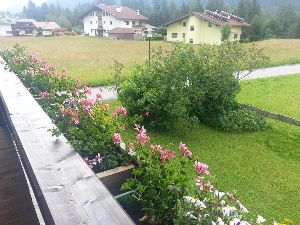 Haus Karwendelblick Bed & Breakfast Leutasch Cameră foto